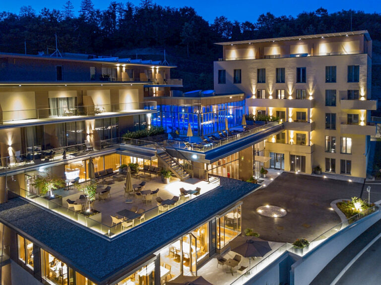 Luksuzna namestitev na ekskluzivni lokaciji: Hotel Atlantida