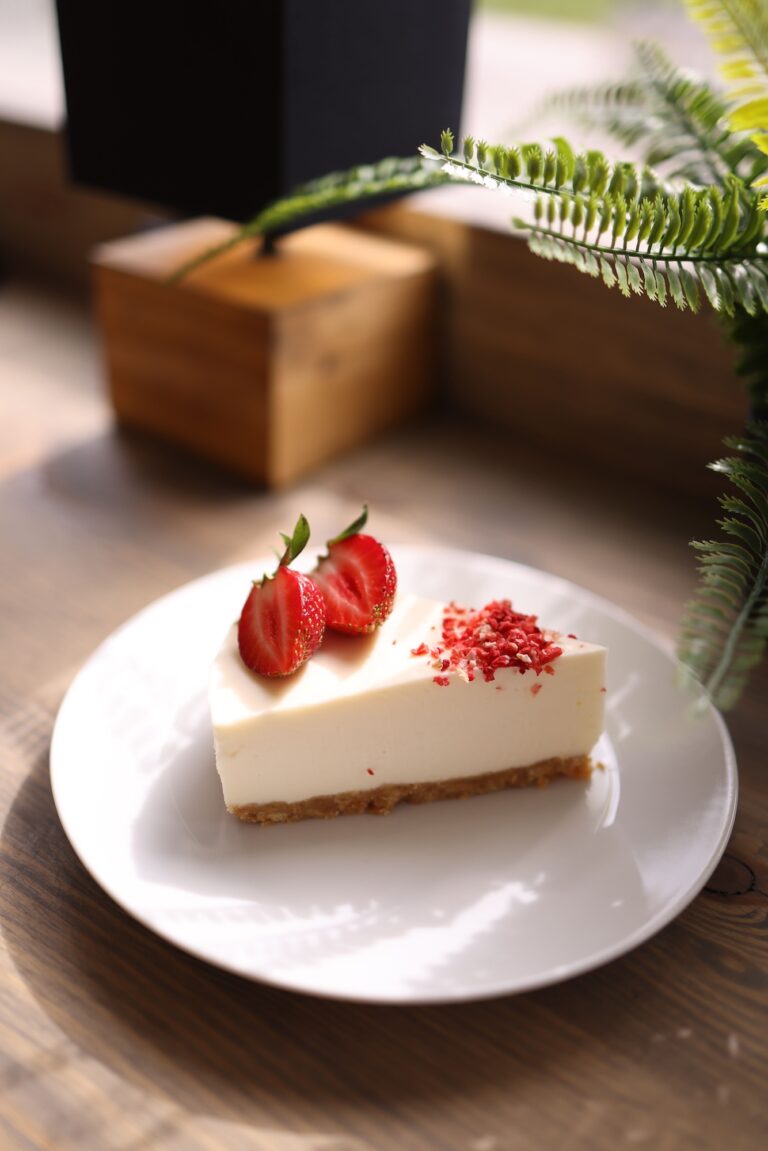 Cheesecake s svežimi jagodami